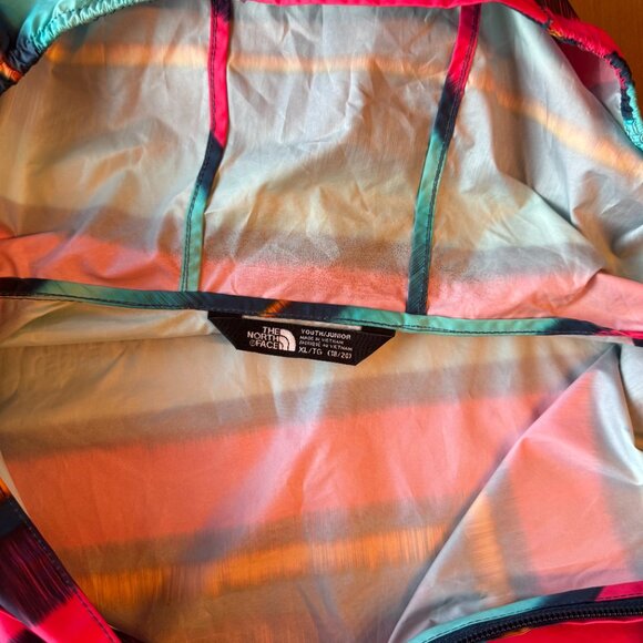 Northface Windbreaker NEW Size Youth 18/20 Women's small/medium Lightweight - Picture 4 of 5